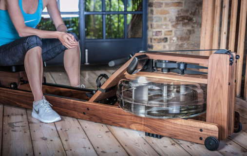Гребной тренажер водный WaterRower серии Classic с дисплеем 300 S4 (с дисплеем, орех)